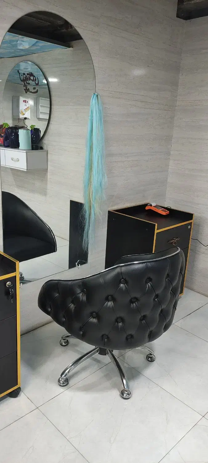 وسایل سالن خیلی کم استفاده شده|آرایشگاه و سالن‌های زیبایی|اهواز, کمپلو جنوبی|دیوار