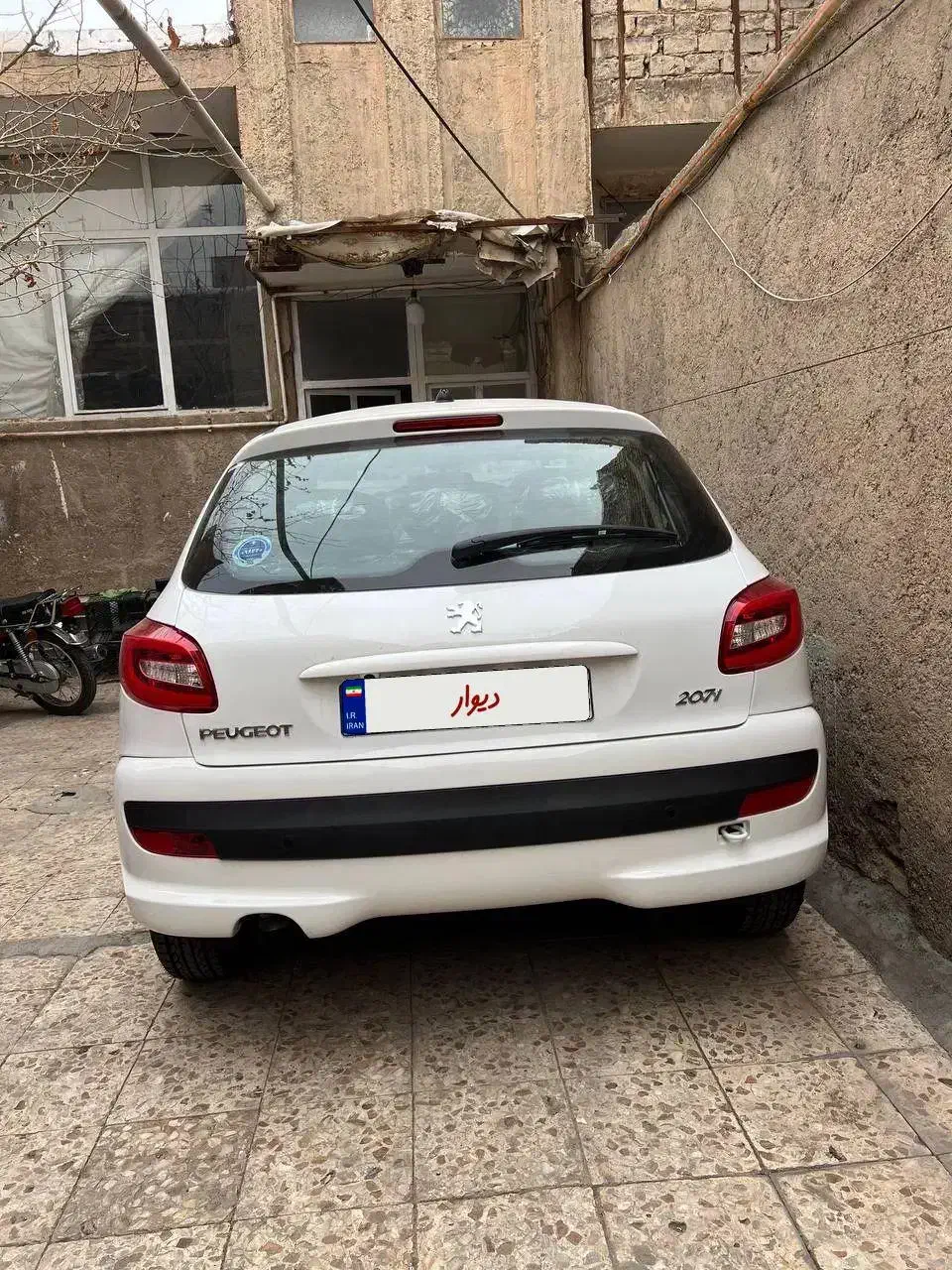 207 پانا|خودرو سواری و وانت|قم, چهل درخت‎|دیوار