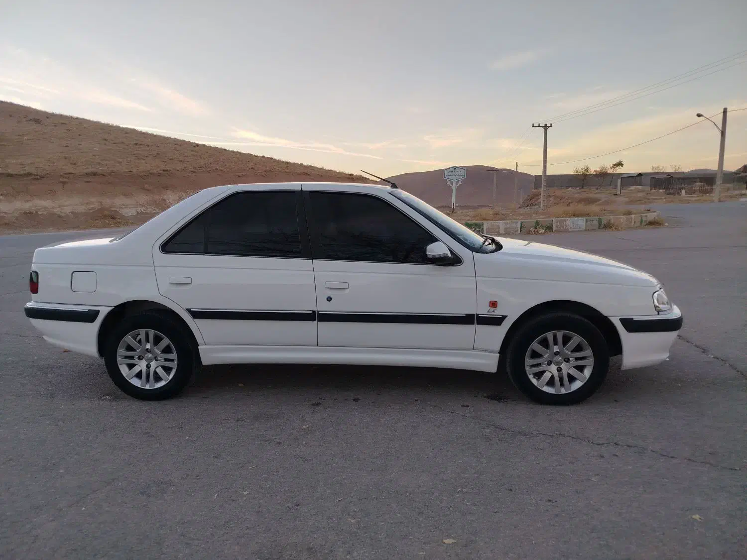 پارس تیوفایو لاکاغذی ۹۳داشبورد جدید کم‌کار وبکر|خودرو سواری و وانت|لاران, |دیوار