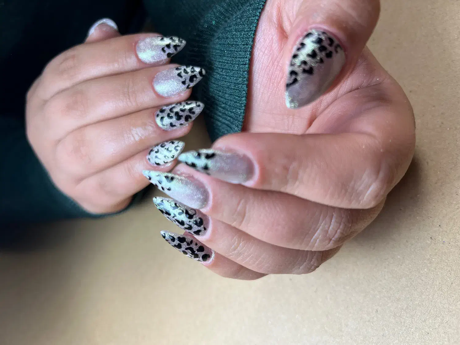 کاشت و طراحی تخصصی ناخن|خدمات آرایشگری و زیبایی|سنندج, |دیوار