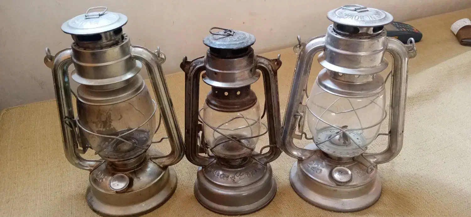 چراغ نفتی|کلکسیون اشیاء عتیقه|اصفهان, بهارستان (مخابرات)|دیوار