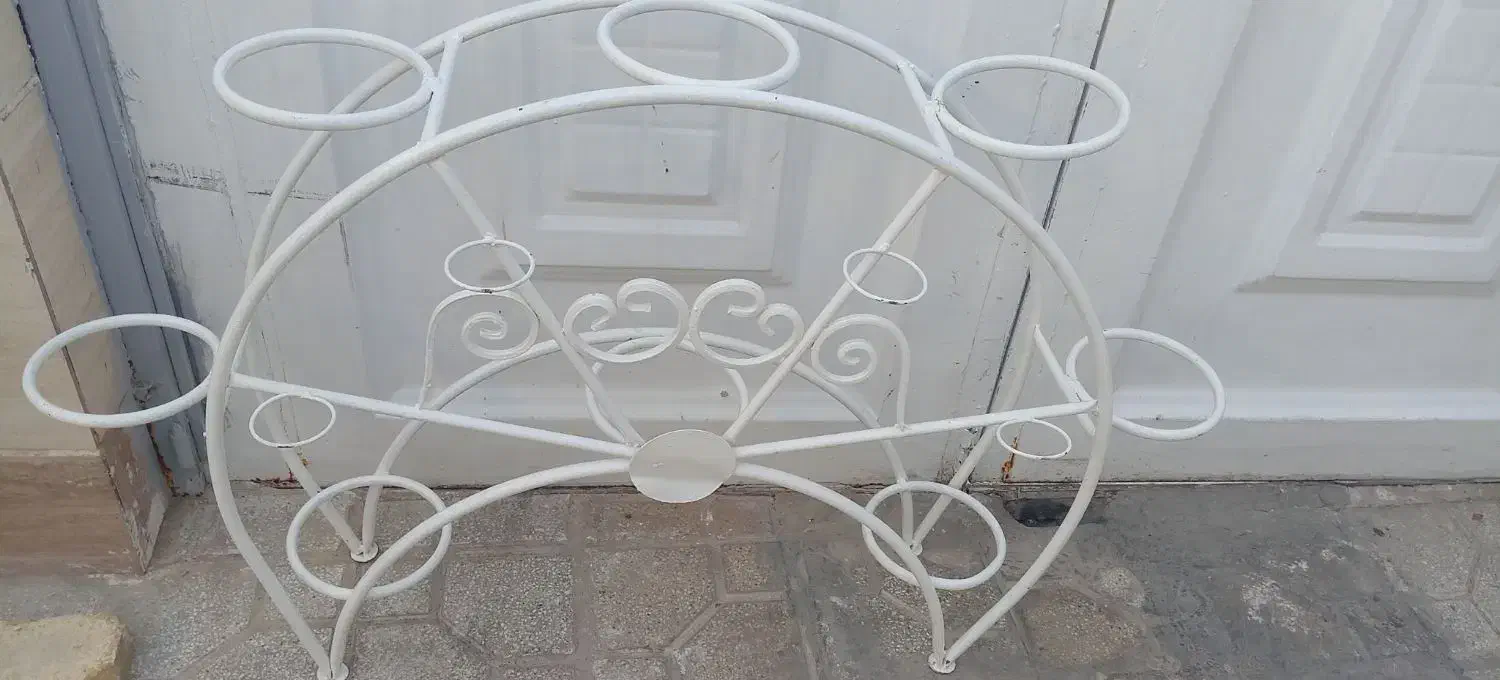 پایه گلدون فلزی|گل و گیاه طبیعی|تربتحیدریه, یحیی آباد|دیوار