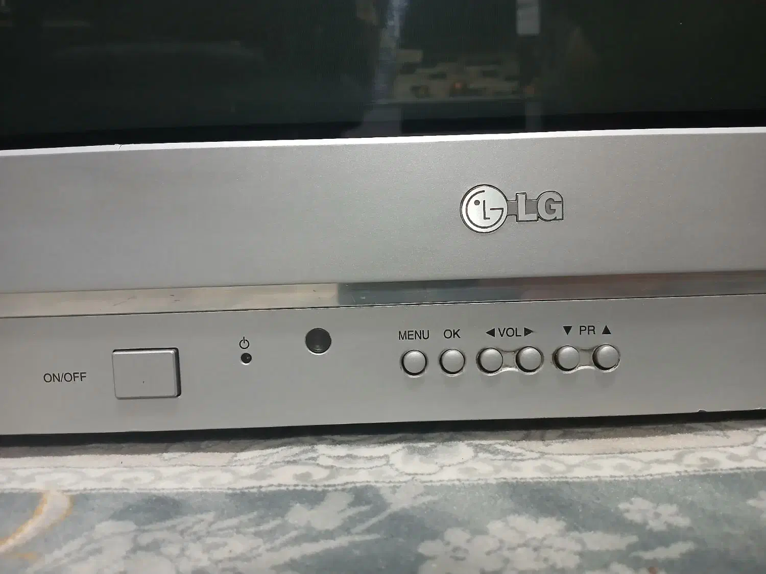 تلویزیون ۲۱ اینچ ال جی|تلویزیون و پروژکتور|باغستان, |دیوار