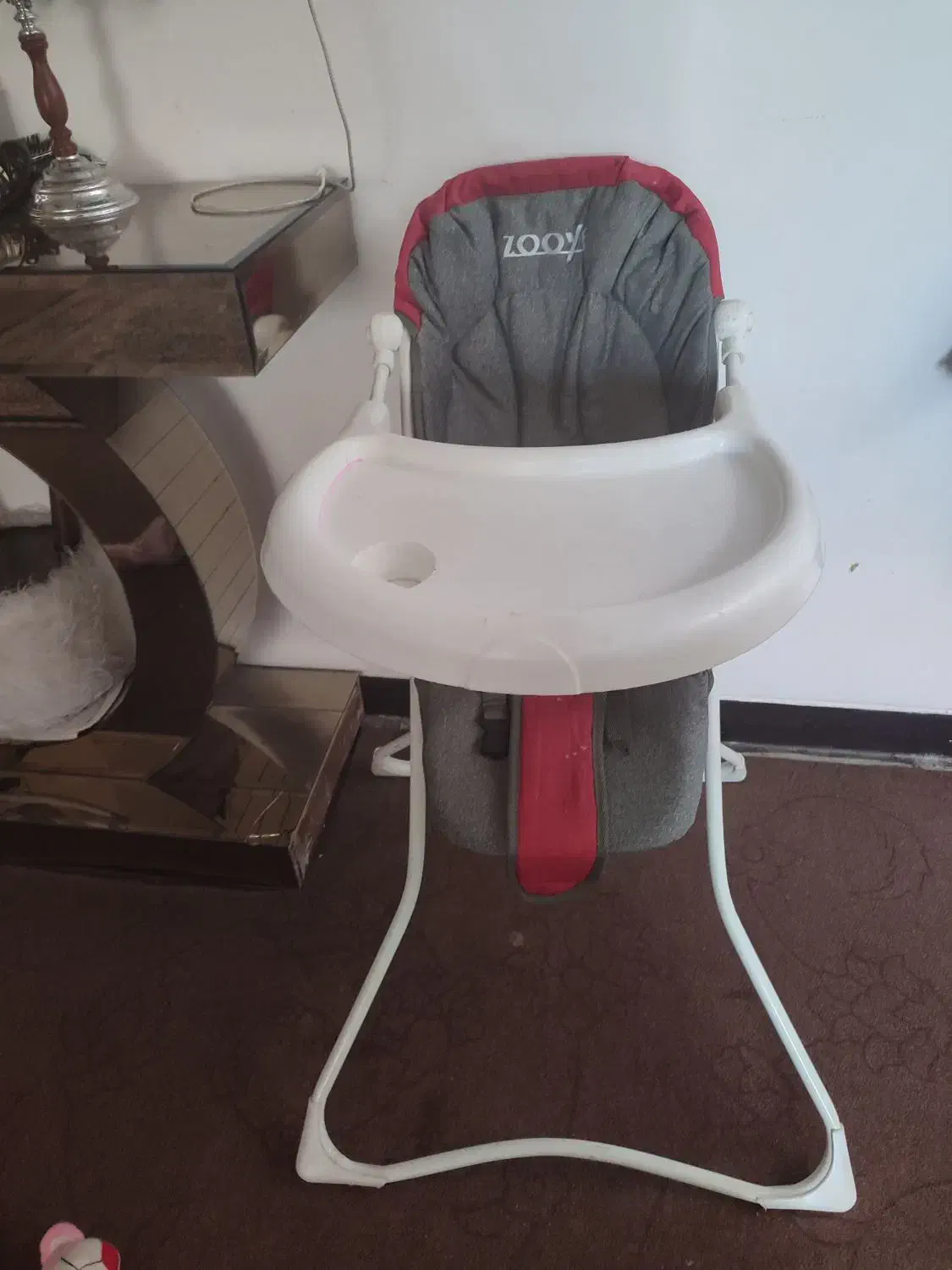 میز غذا کودک بسیار نو تمیز|تخت و صندلی بچه|مرودشت, استادیوم|دیوار