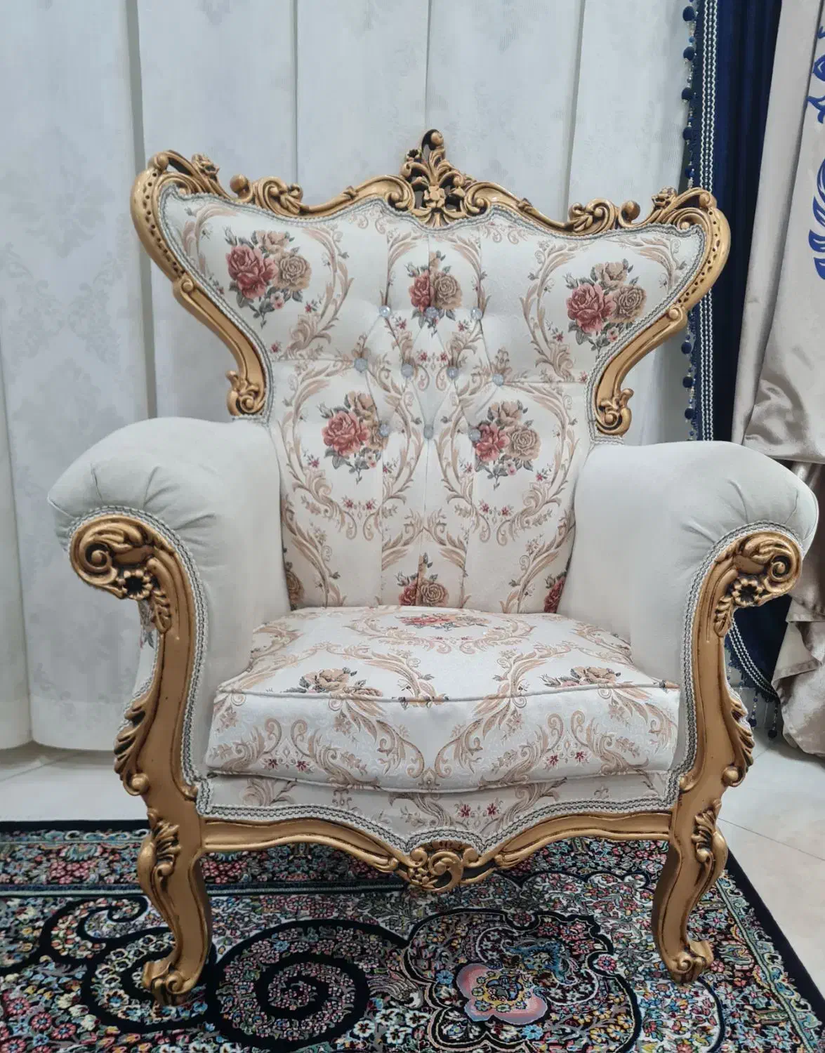 مبل سلطنتی ۷ نفره|مبلمان خانگی و میز عسلی|کرج, شهرک یاس جنوبی|دیوار