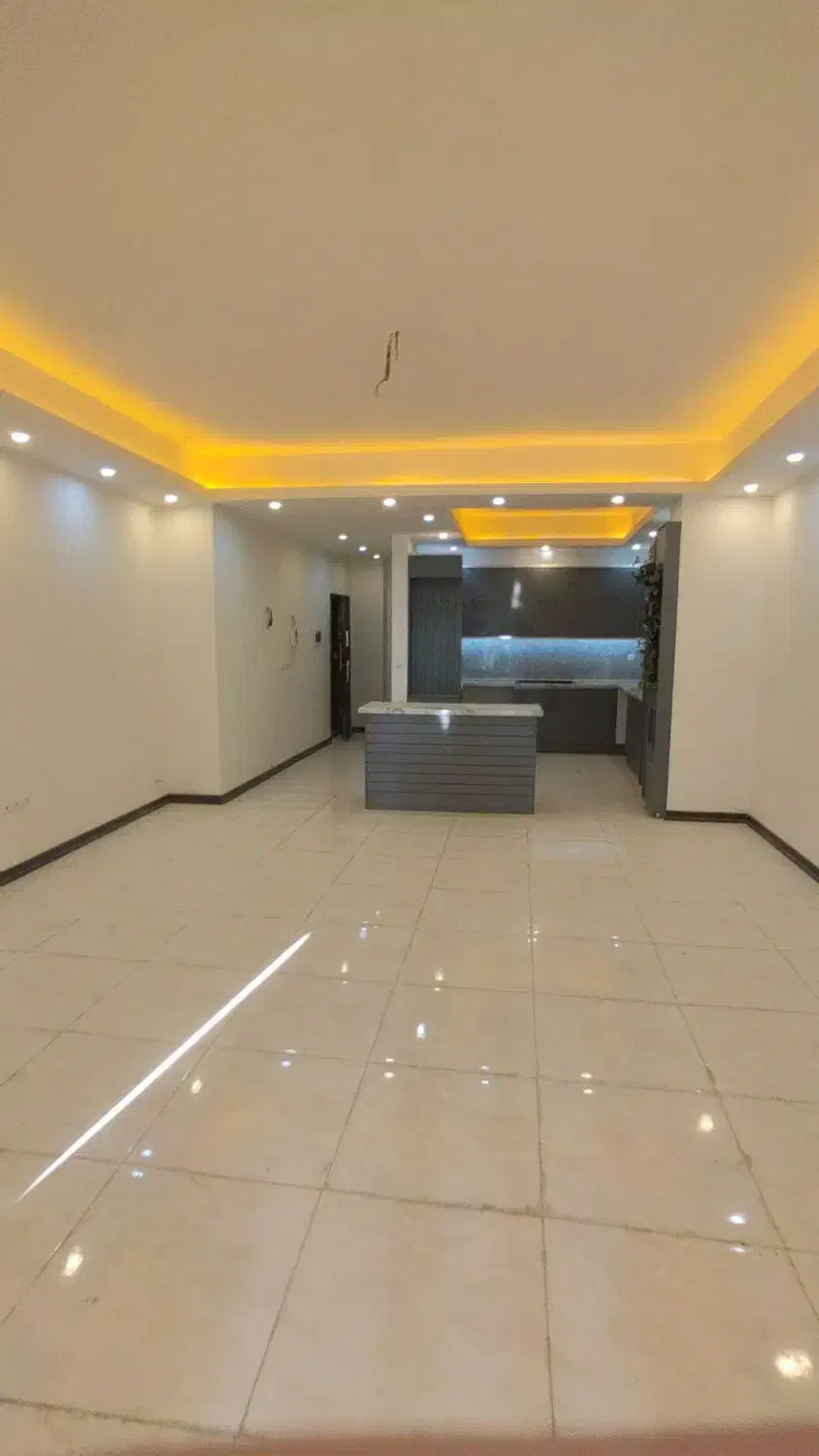 آپارتمان۸۵متری/خوش نقشه/سندآماده/۴۰مترحیاط/کهریزک|فروش آپارتمان|کهریزک, |دیوار