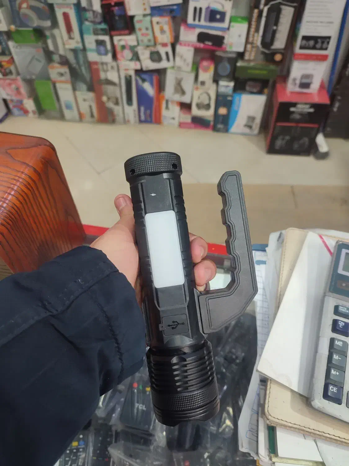 چراغ قوه|لامپ و چراغ|شیروان (خراسان), |دیوار