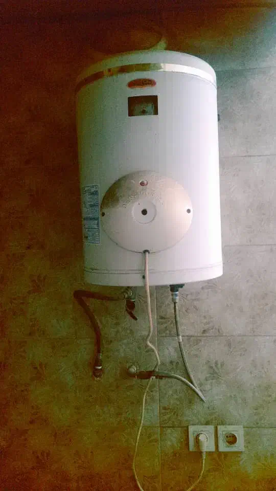 نصب تعمیر آبگرمکن های برقی لوله کشی با تضمین کامل|خدمات پیشه و مهارت|بندرعباس, |دیوار