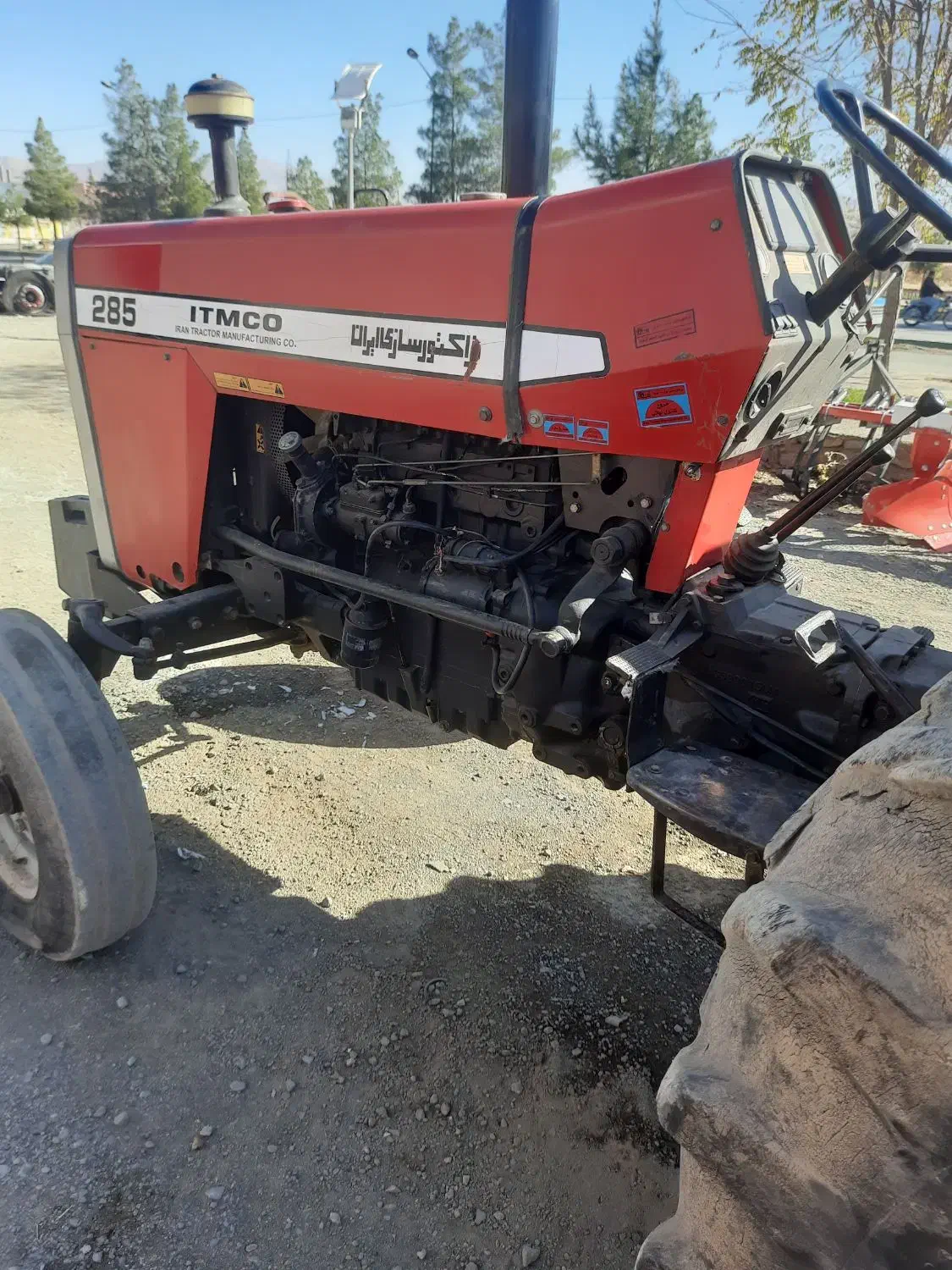 تراکتور ۲۸۵ تک مدل ۸۷ درجه یک|خودرو سنگین|کامیاران, |دیوار