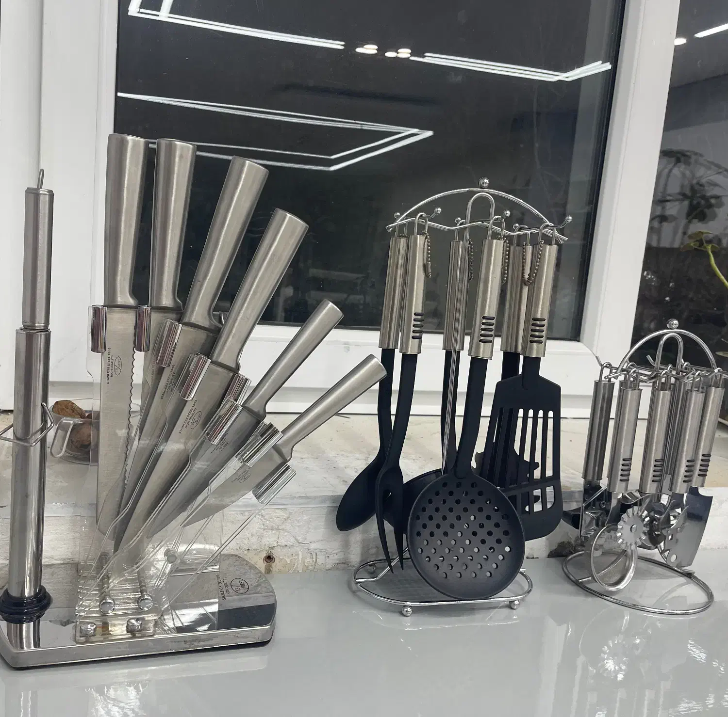 وسایل آشپزخانه|ظروف پختوپز|مهاجران, |دیوار