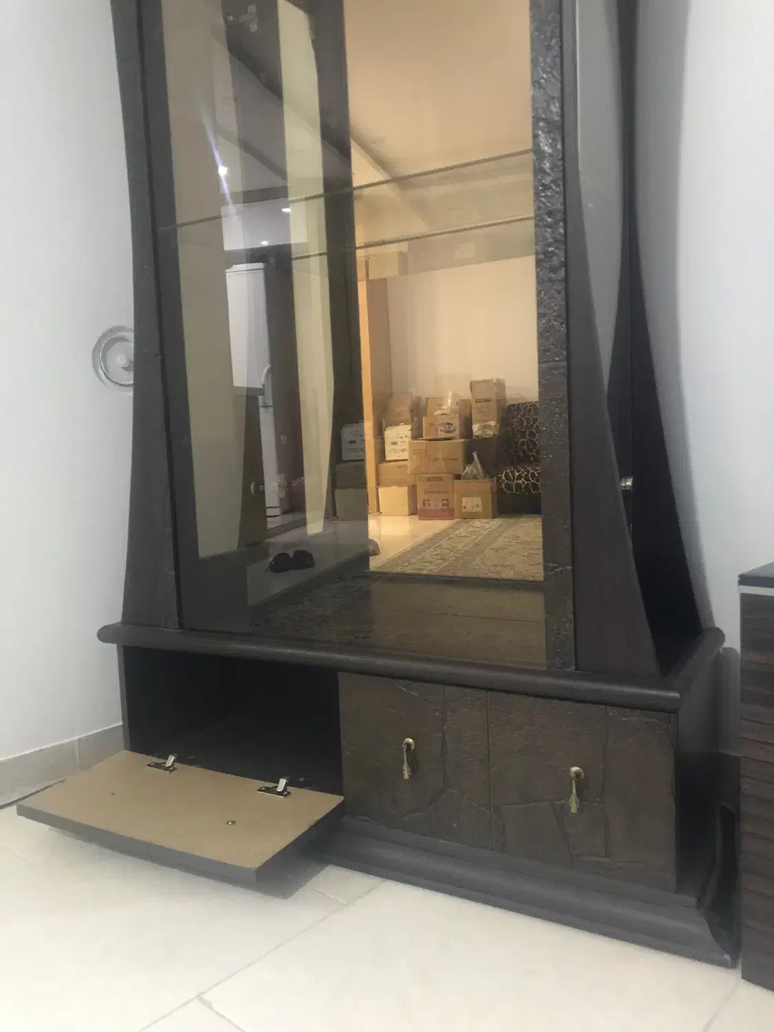 ویترین دکوری|بوفه، ویترین، کنسول|صدرا-فارس, فاز ۱|دیوار