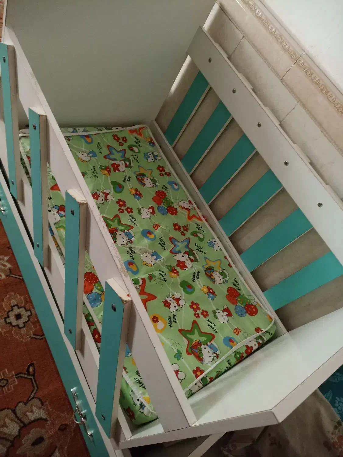 تخت کودک|تخت و صندلی بچه|رباط‌کریم, الارد|دیوار