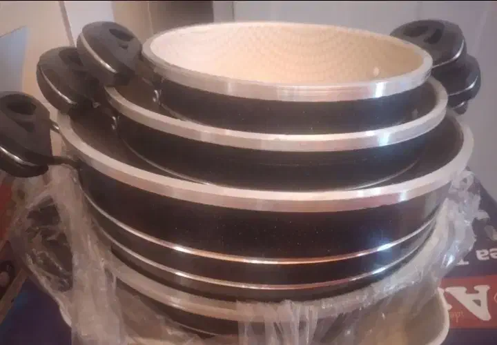 قابلمه ۸پارچه نچسب داخل زنبوری یکسال گارانتی|ظروف پختوپز|قروه, |دیوار