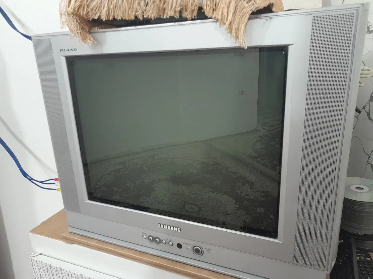 تلوزیون ۲۱اینچ اصل کره|تلویزیون و پروژکتور|سنندج, |دیوار