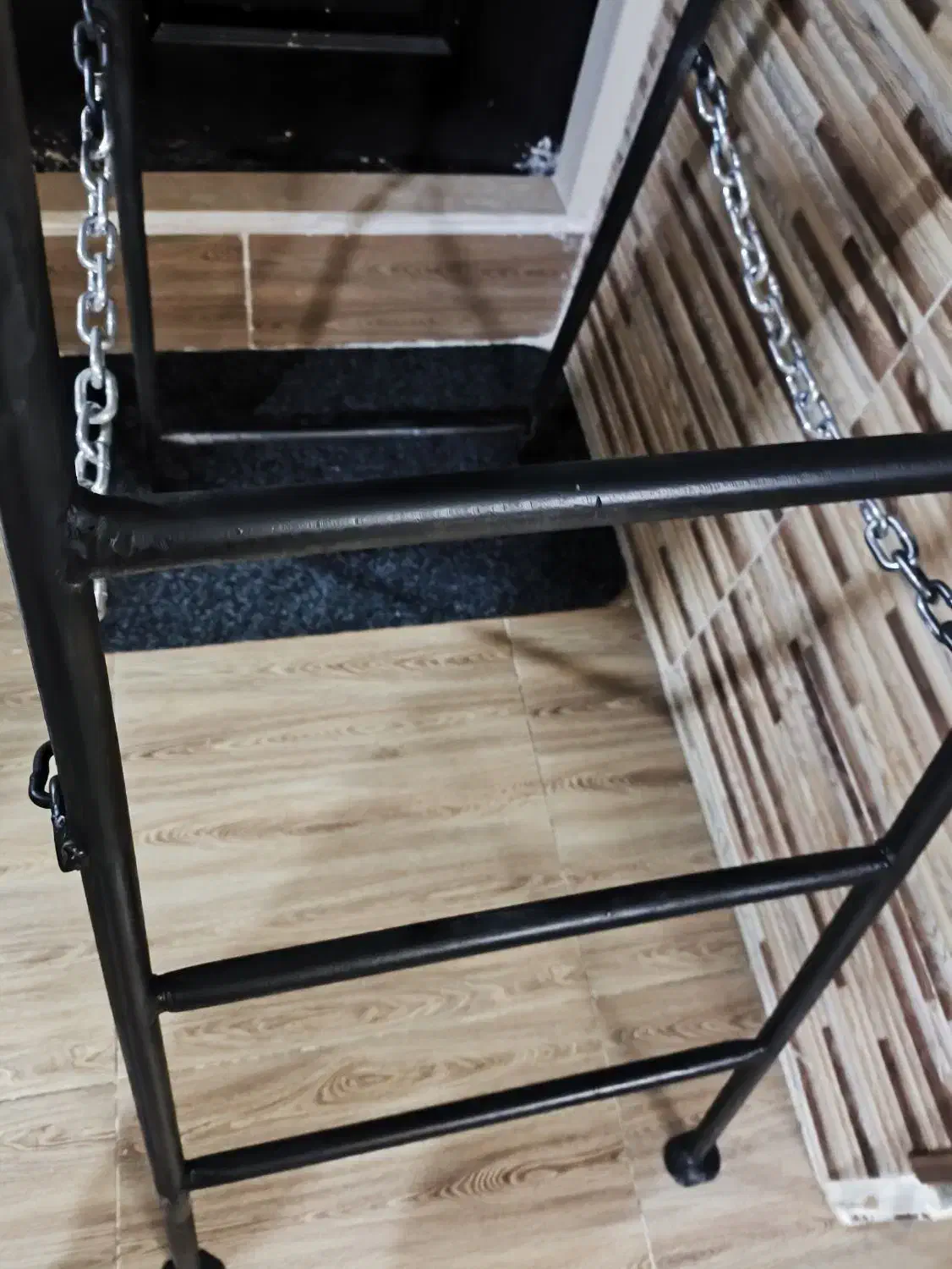 چهار پایه تاشو آهنی|صندلی و نیمکت|اسلام‌شهر, شهرک واوان|دیوار