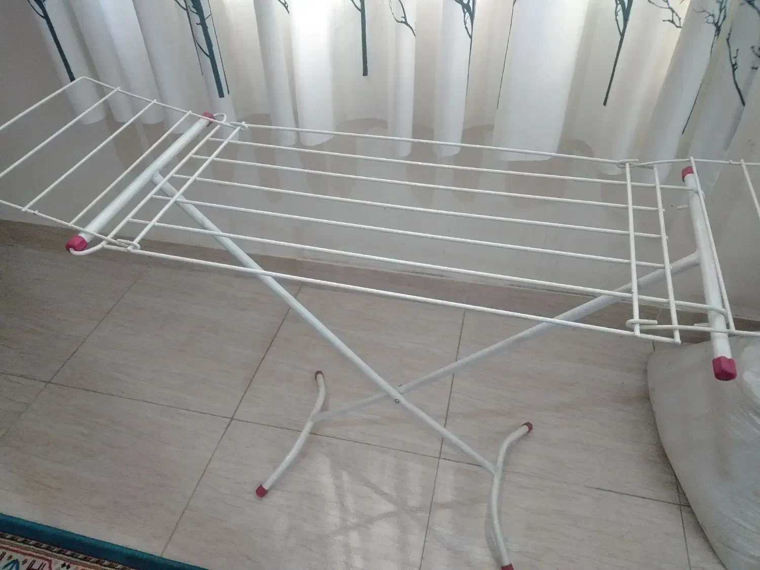 رخت آویز|بندرخت و رخت‌آویز|رشت, حمیدیان|دیوار