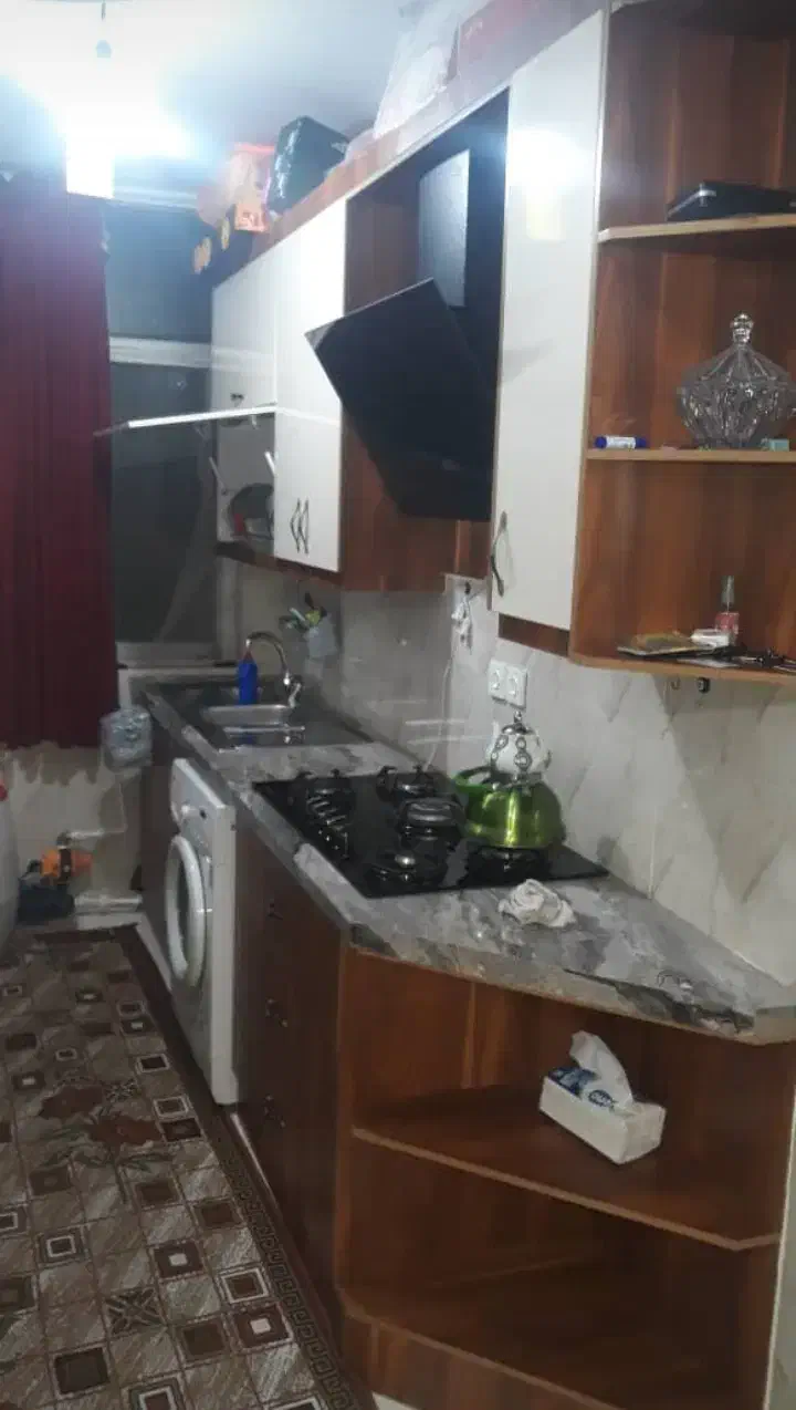 ۵۰ متر تکواحدی ۲ دقیقه پیاده  تا مترو.در حال تخلیه