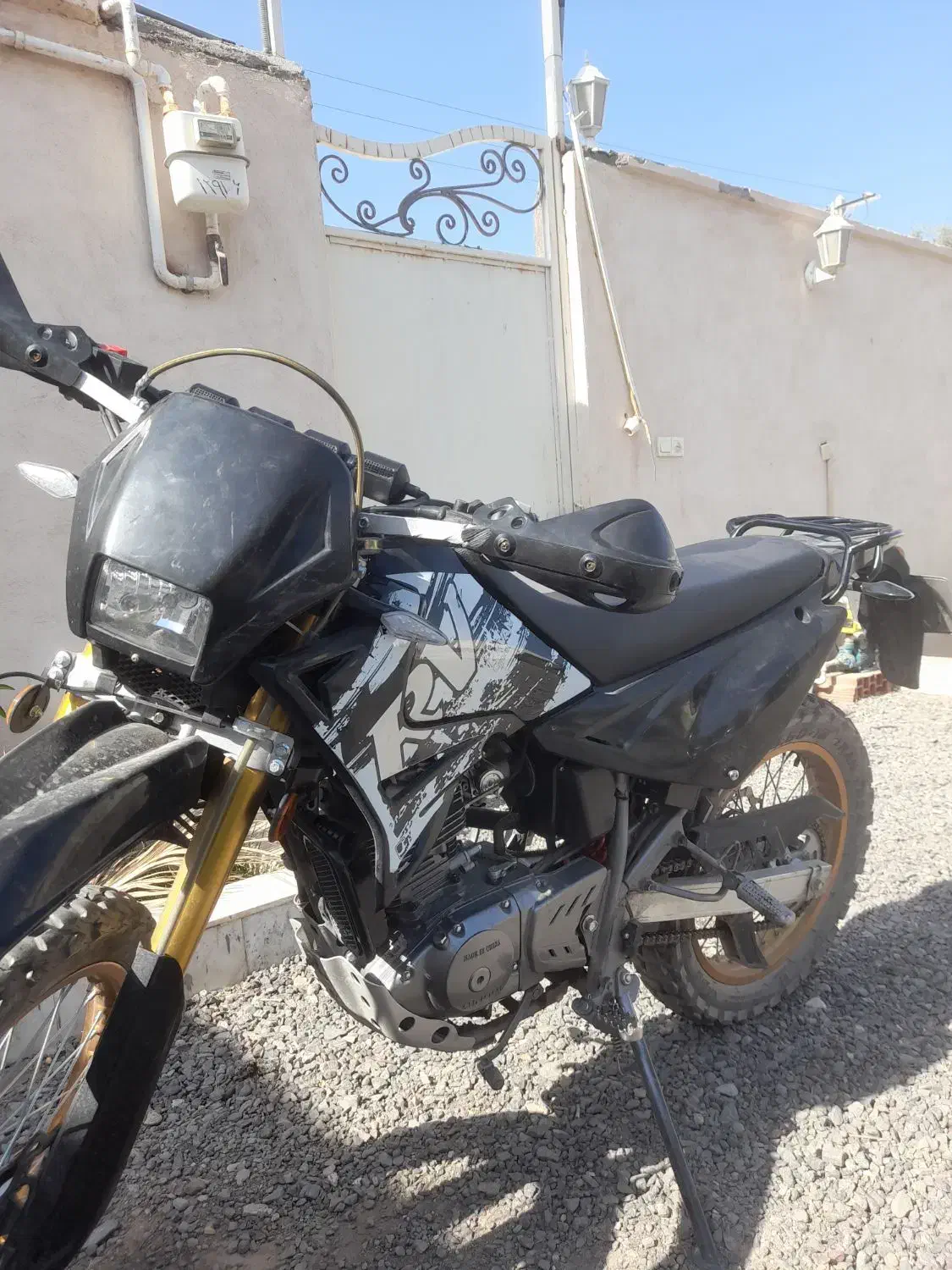 تریل روان|موتورسیکلت|بم, |دیوار