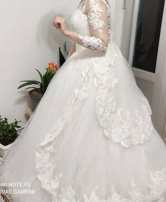 لباس عروس مزونی|لباس|رشت, لاکانی|دیوار