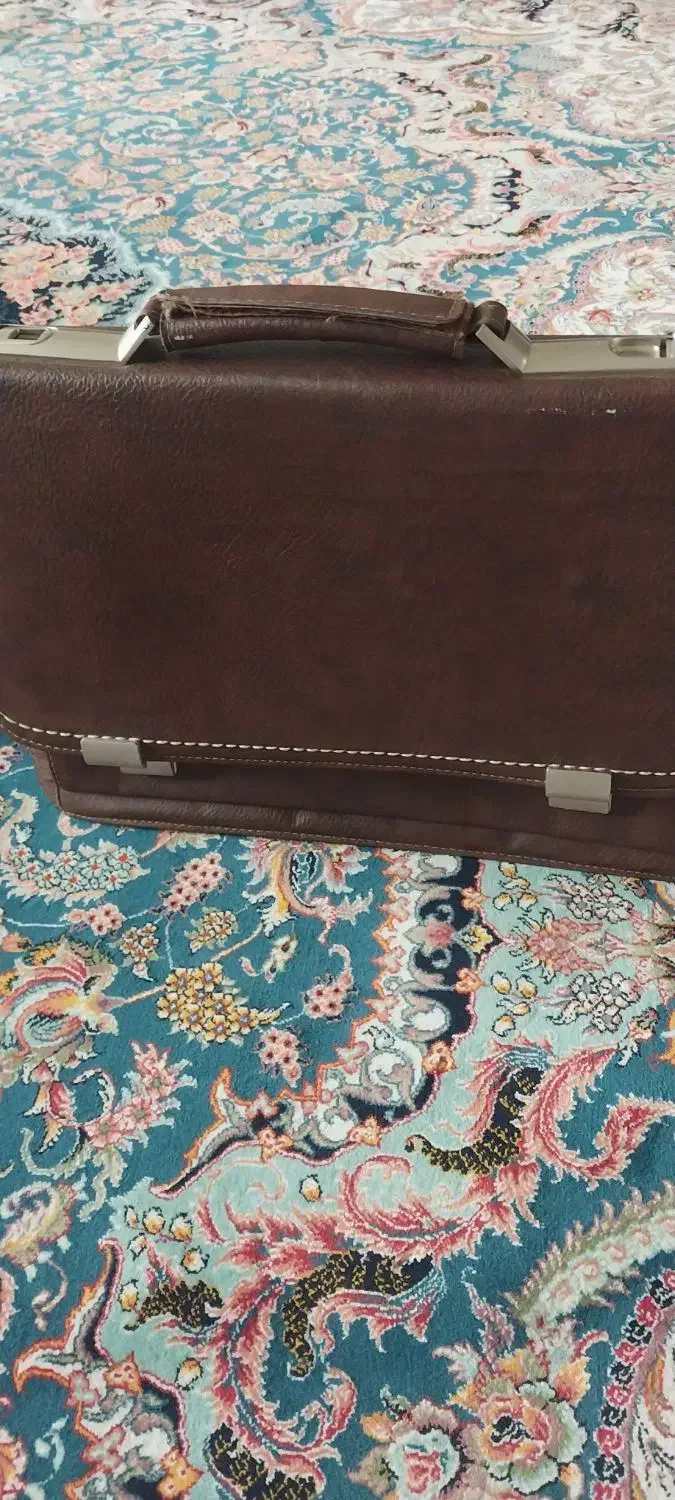 کیف اداری|کیف، کفش، کمربند|رشت, آزادگان|دیوار