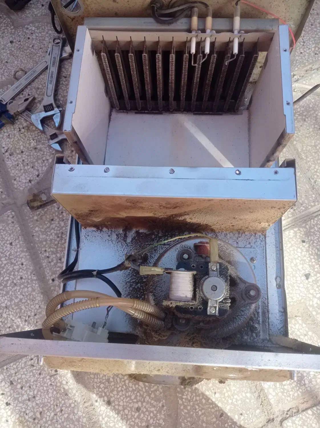 سرویس و تعمیرات تخصصی انواع پکیج ابگرمکن در محل|خدمات پیشه و مهارت|بیرجند, |دیوار