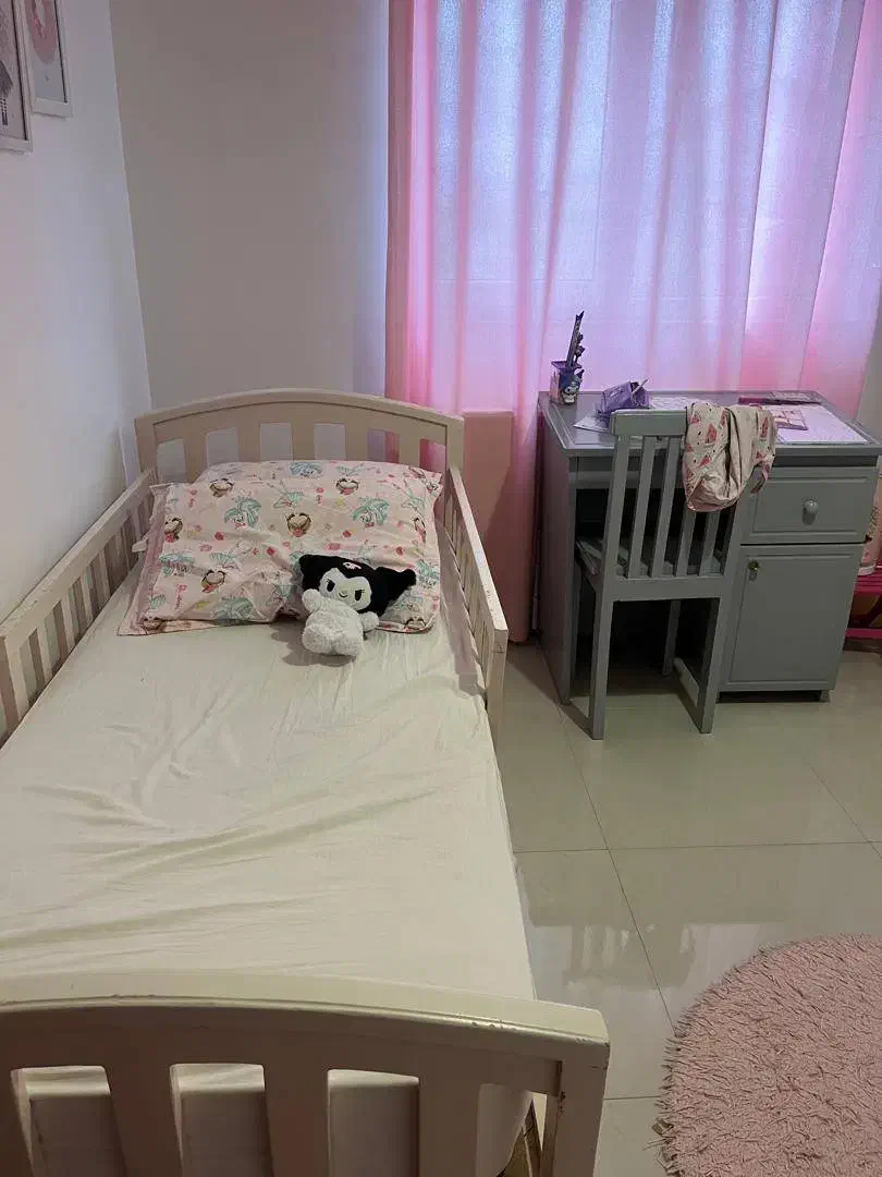 فروش تخت چوبی بهمراه خوشخواب و میز تحریر بهشهر|تخت و سرویس خواب|بهشهر, |دیوار