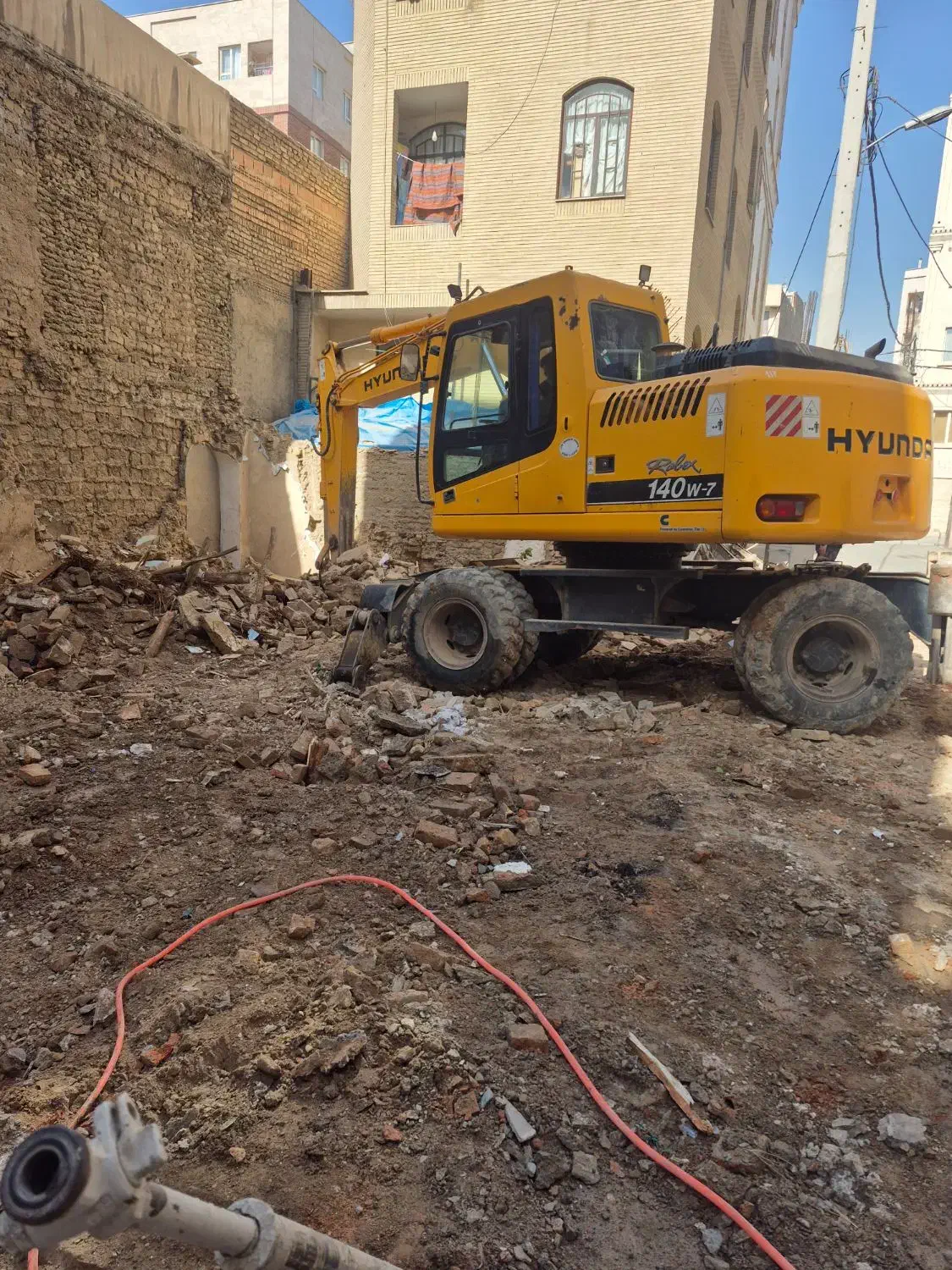 خاکبرداری و حمل خاک با بیل میکانیکی وبابکت|خدمات حمل و نقل|تهران, خلازیر|دیوار