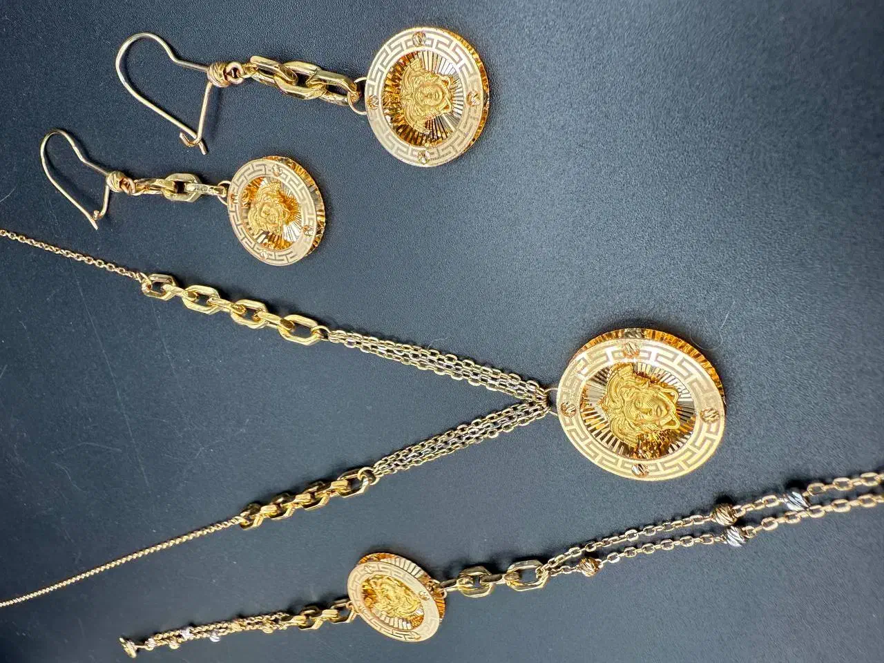 سرویس کامل ورساچه وزن ۱۲.۵۹۰ طلا بدون اجرت|جواهرات|تهران, شمشیری|دیوار