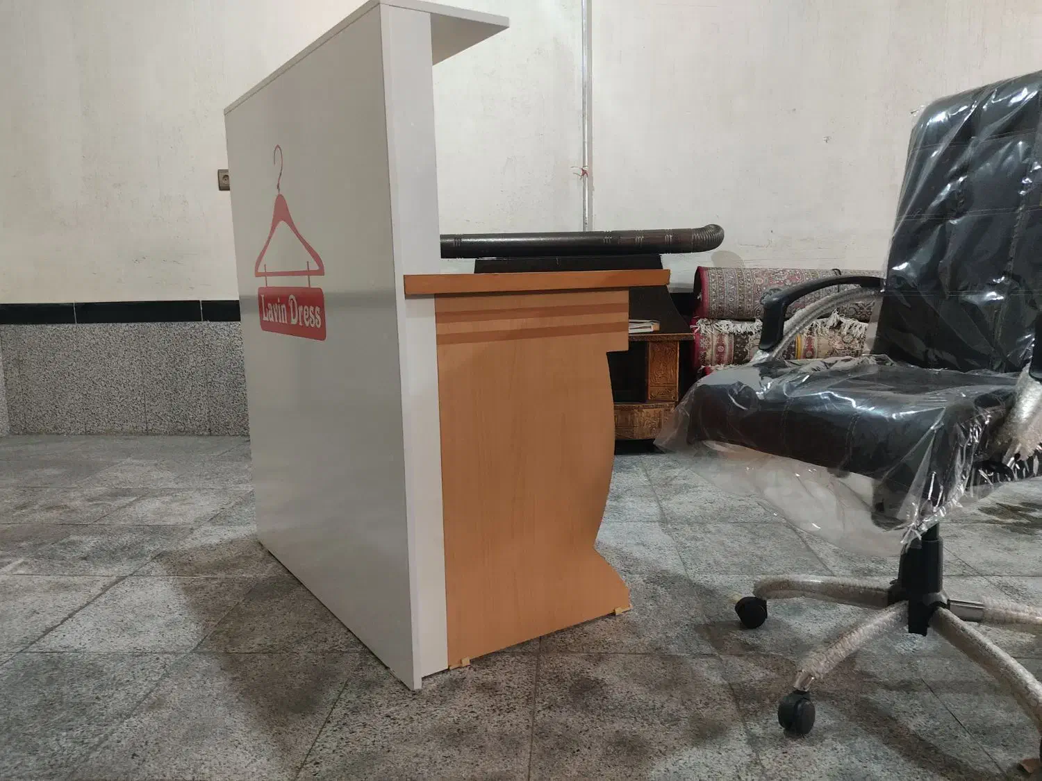 میز تحریر و پیشخوان|میز تحریر و کامپیوتر|میاندوآب, |دیوار