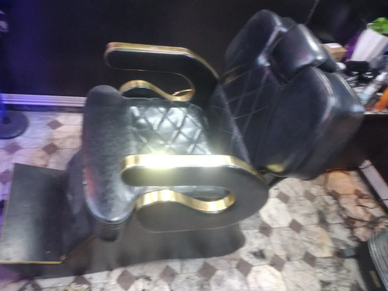 صندلی اریشگاه|آرایشگاه و سالن‌های زیبایی|مرند, |دیوار