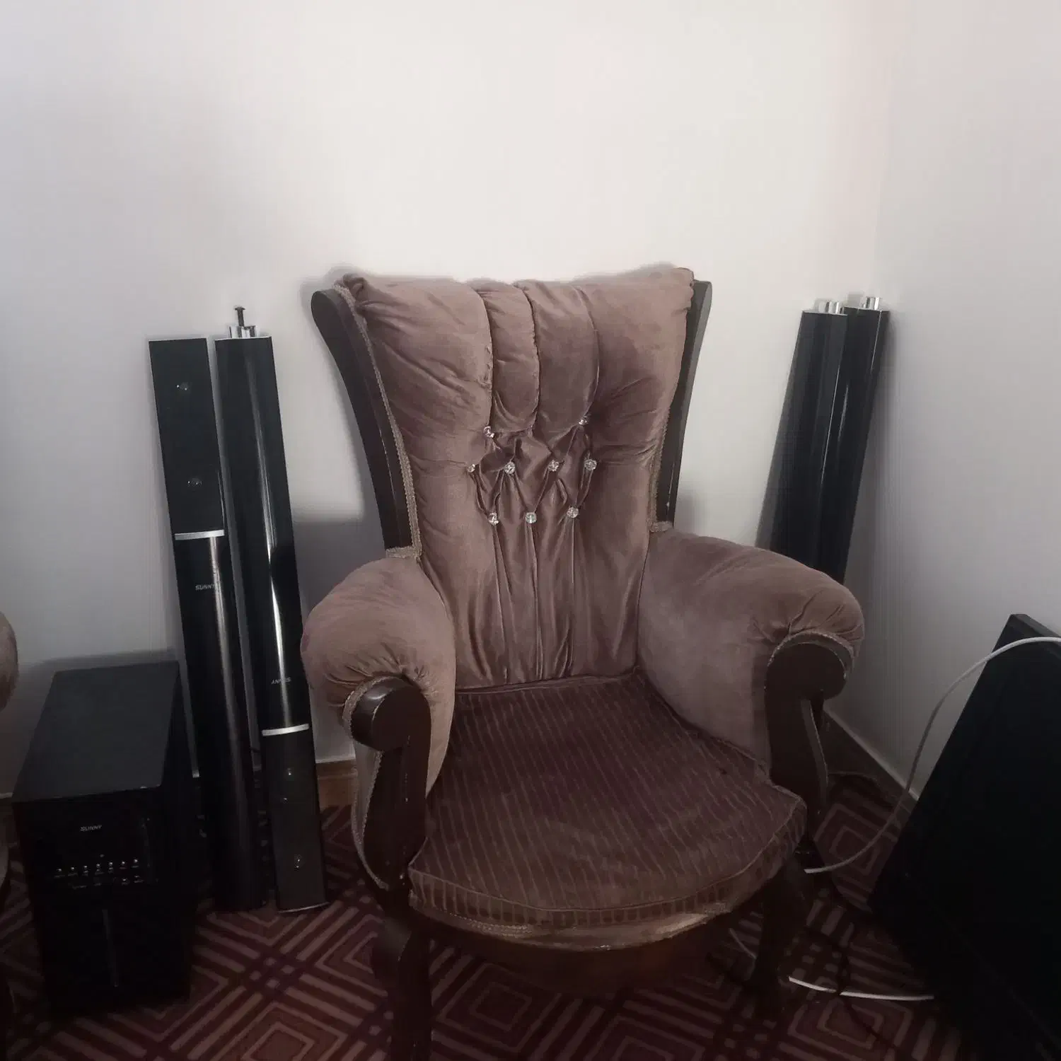 تعدادی وسایل خونه|تلویزیون و پروژکتور|نجف‌آباد, صالح آباد|دیوار