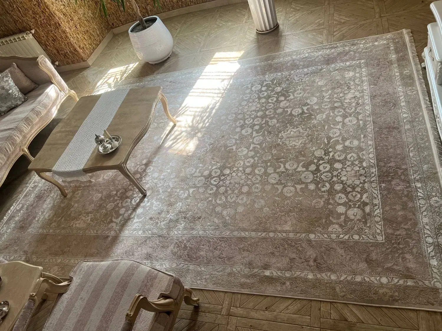 فرش ۹ متری|فرش|اندیشه, اندیشه فاز ۳|دیوار