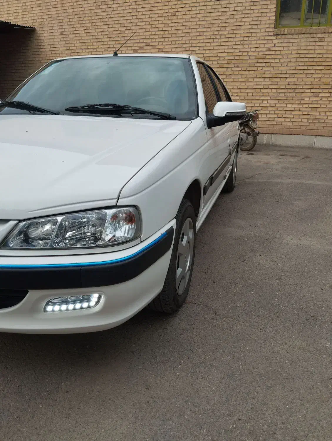 پژوپارس۴۰۲|خودرو سواری و وانت|نیشابور, شهرک رسولی|دیوار