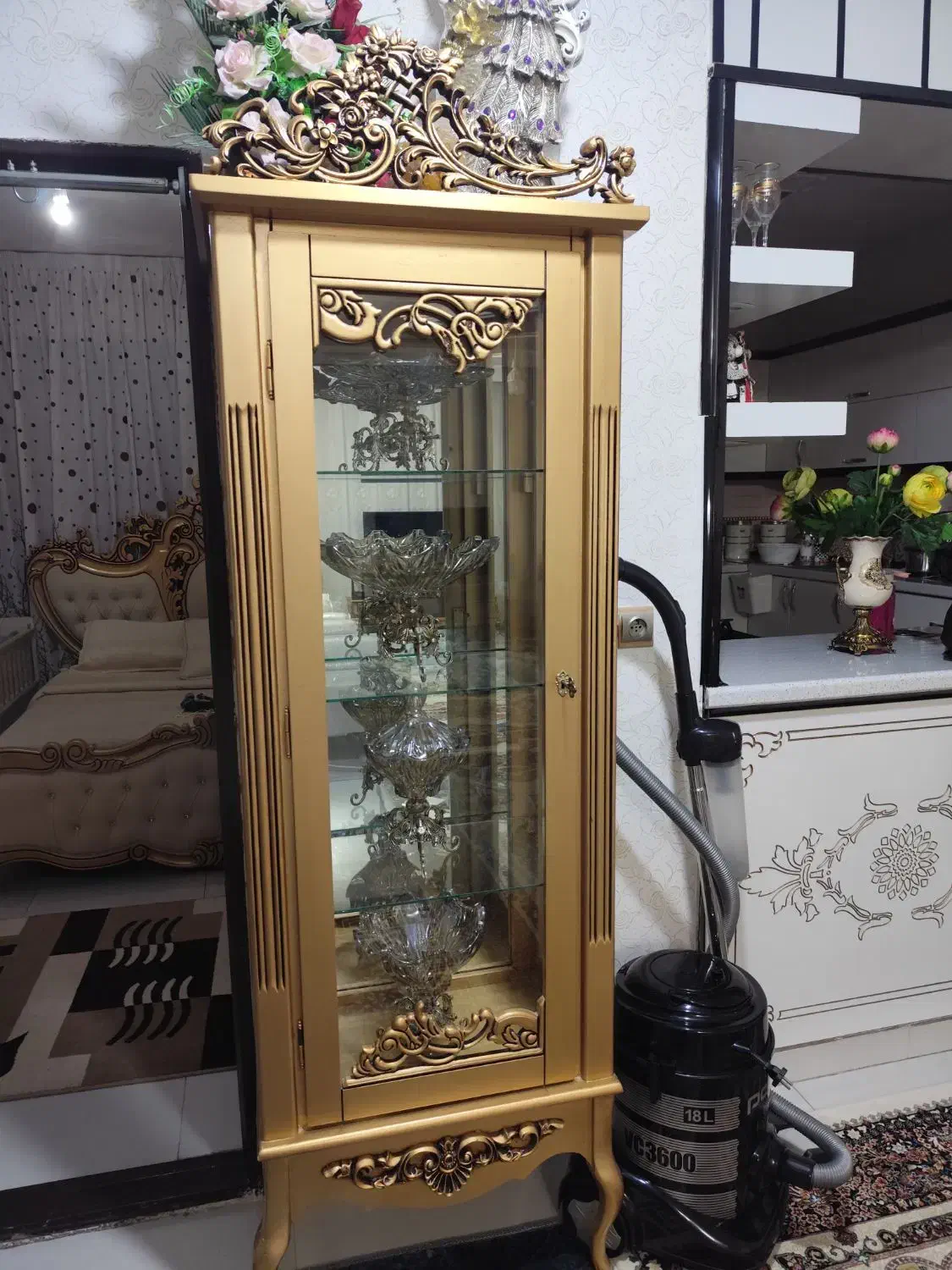 گنجه خیلی تمیز وتمیز|بوفه، ویترین، کنسول|مشهد, رسالت|دیوار