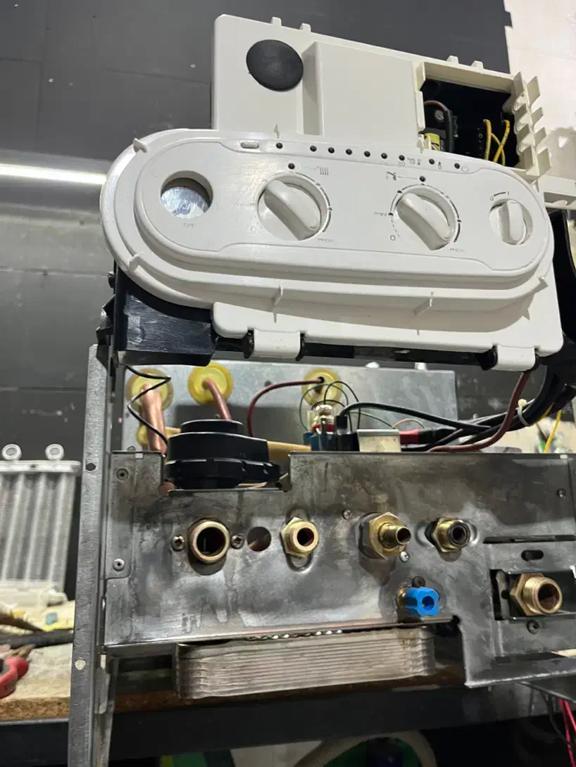 تعمیر انواع پکیچ شبانه روزی|آبگرمکن، پکیج، شوفاژ|پرند, فاز ۴|دیوار