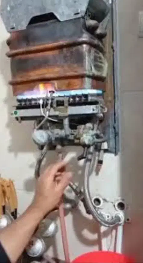 نصب و تعمیرات تخصصی پکیج و آبگرمکن دیواری،|خدمات پیشه و مهارت|همدان, |دیوار