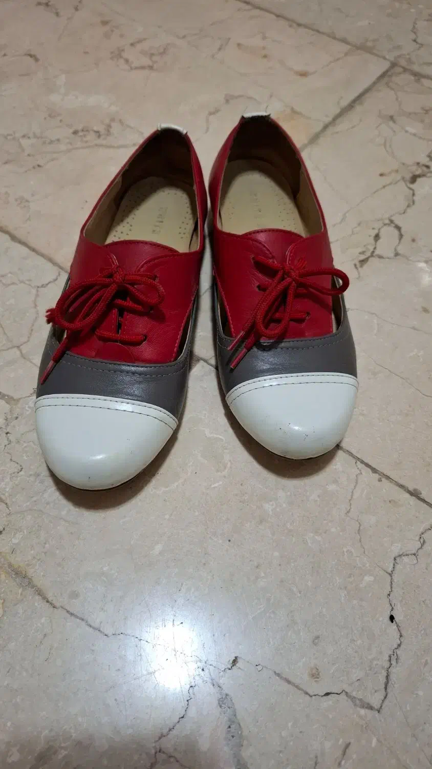 کفش چرم|کیف، کفش، کمربند|هشتگرد, شهرک بعثت|دیوار