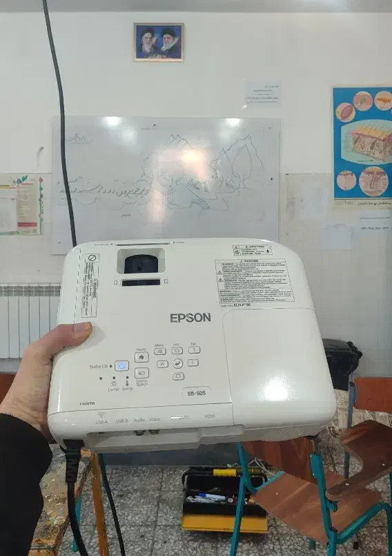 فروش انواع ویدیو پروژکتور و پرده نمایش|تلویزیون و پروژکتور|گنبد کاووس, |دیوار