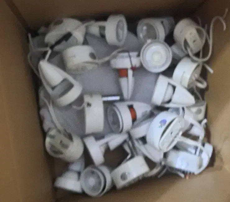 لامپ و انواع پروژکتور ال ای دی ۳۰ وات|لامپ و چراغ|تهران, نظامآباد|دیوار