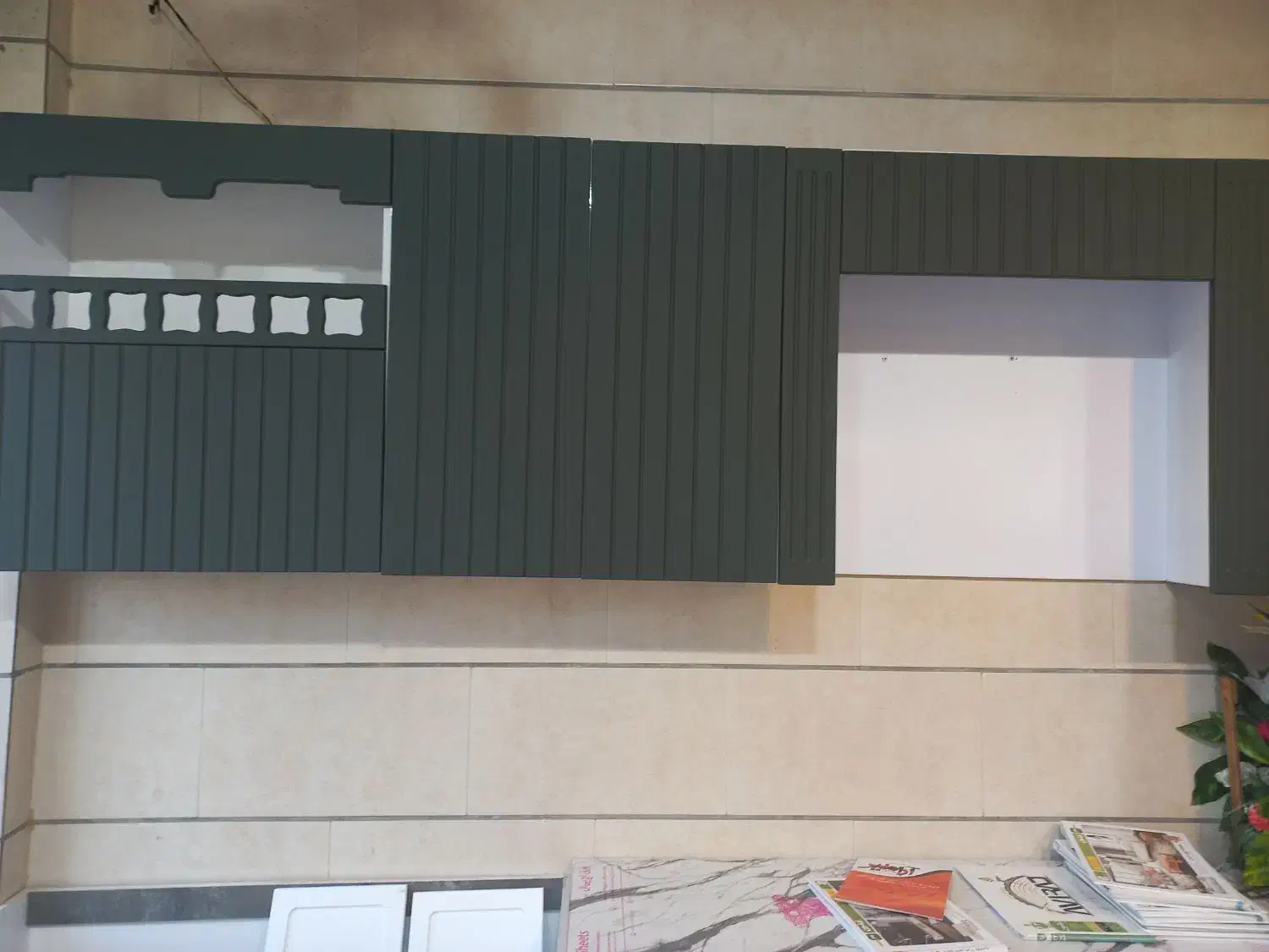 ۳متر کابینت بالا ۳متر پایین بیست هشت میلیون تومان|مبلمان خانگی و میز عسلی|قزوین, |دیوار