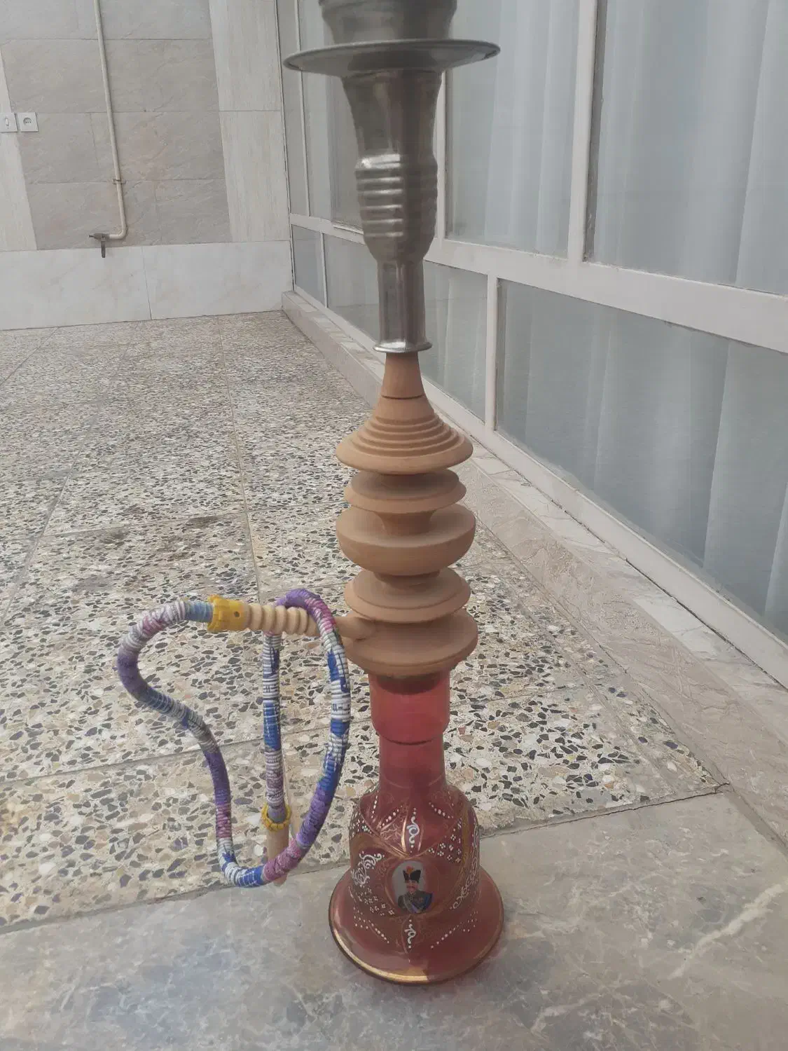 قلیون|کلکسیون اشیاء عتیقه|نجف‌آباد, قلعه سفید|دیوار