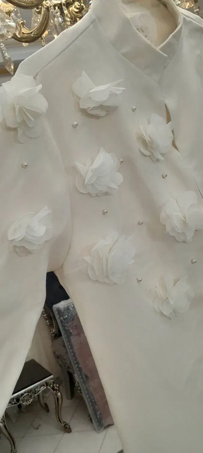 مناسب نامزدی|لباس|کرج, باغستان|دیوار