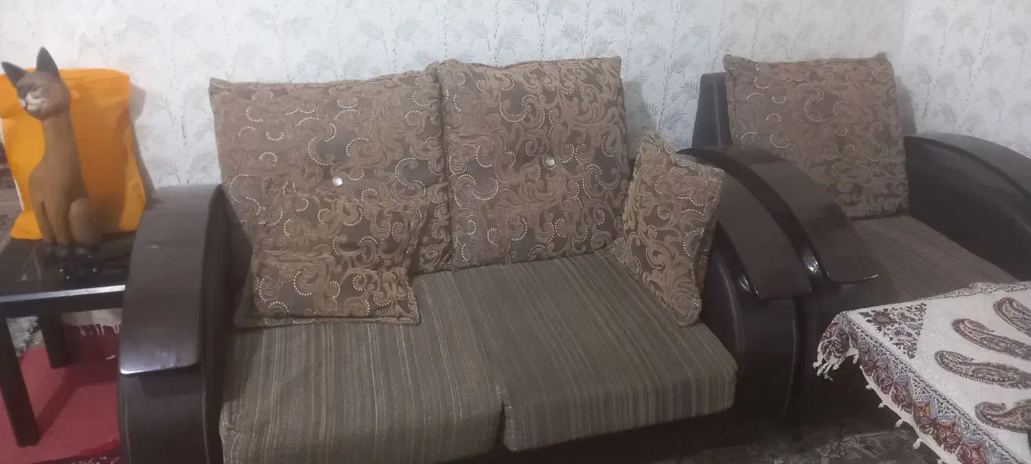 یک دست مبل هفت نفره کاملا تمیز و سالم|مبلمان خانگی و میز عسلی|اهواز, ۳۰ متری|دیوار