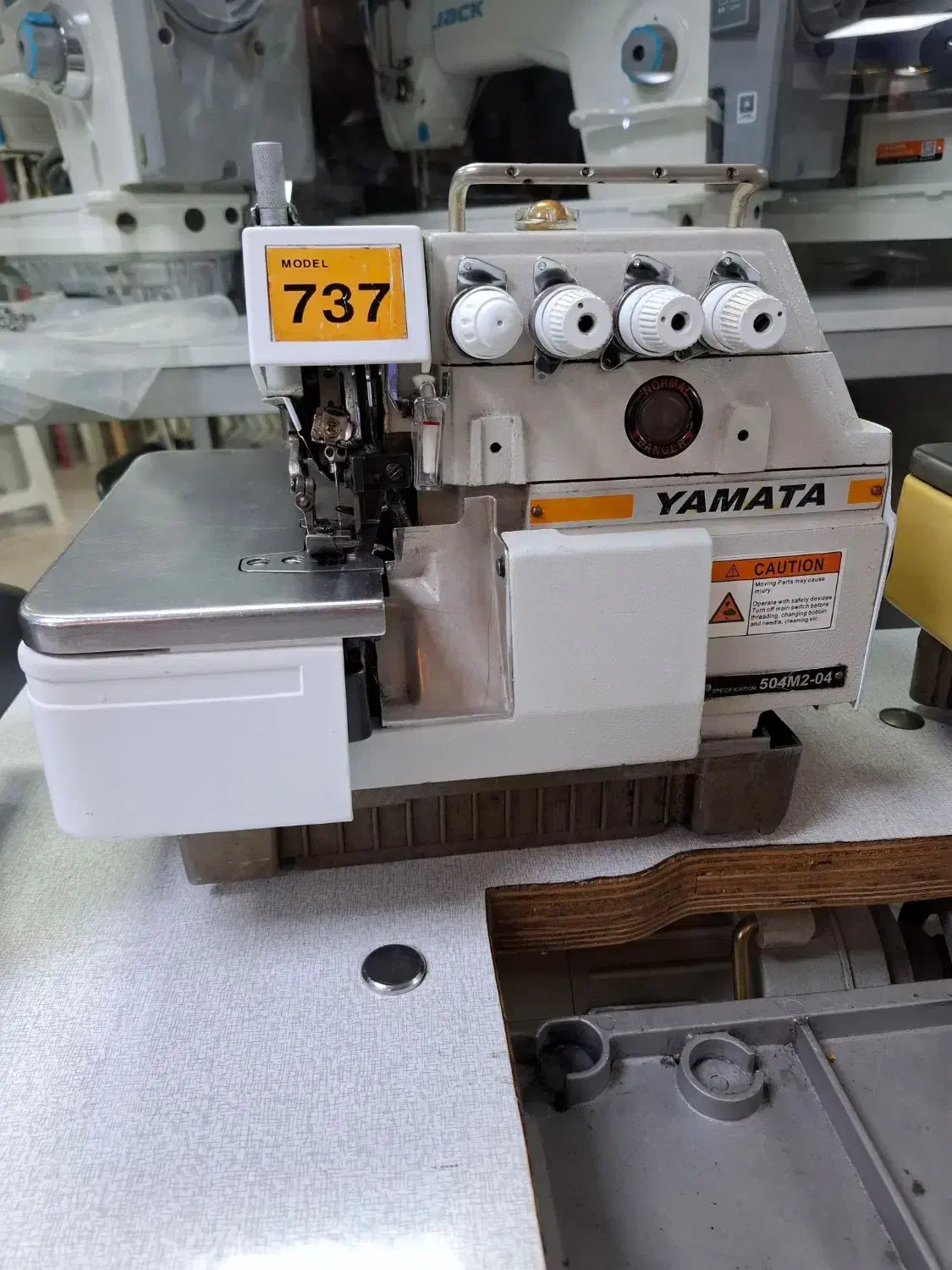 فروشگاه عسکری چرخ خیاطی سردوز ۴ و ۵ نخ دینام بزرگ|چرخ خیاطی و ریسندگی|رشت, بازار|دیوار