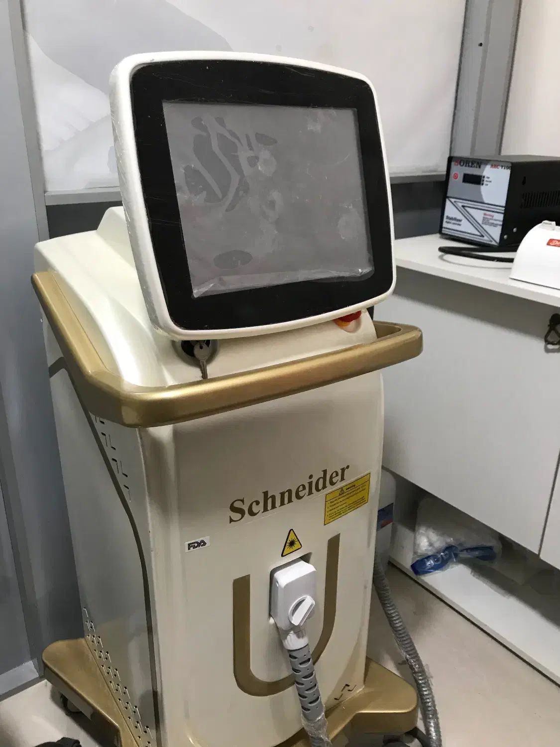 دستگاه لیزر موهای زاید اشنایدر|آرایشی، بهداشتی، درمانی|مشهد, دانشجو|دیوار