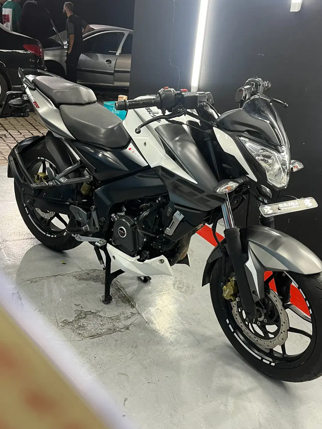 ns 200 98|موتورسیکلت|تهران, پاسداران|دیوار