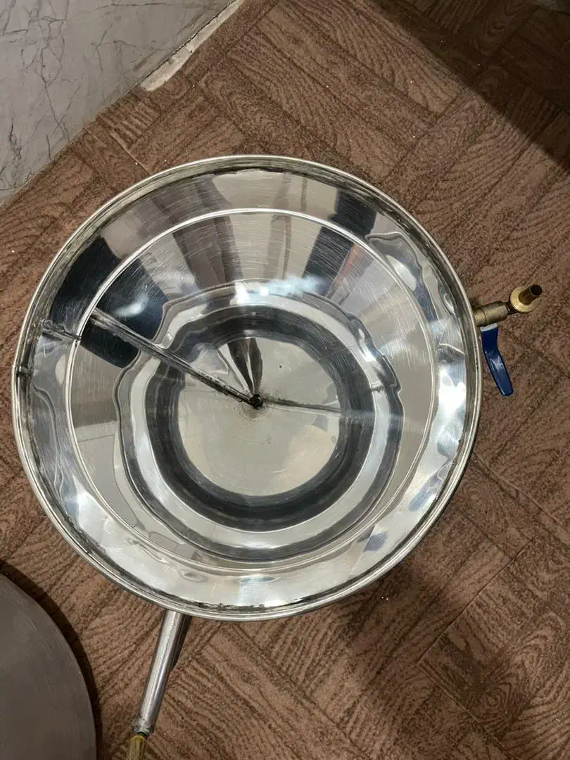 گلاب گیر|ظروف پخت‌وپز|قدس, شهر‌قدس|دیوار