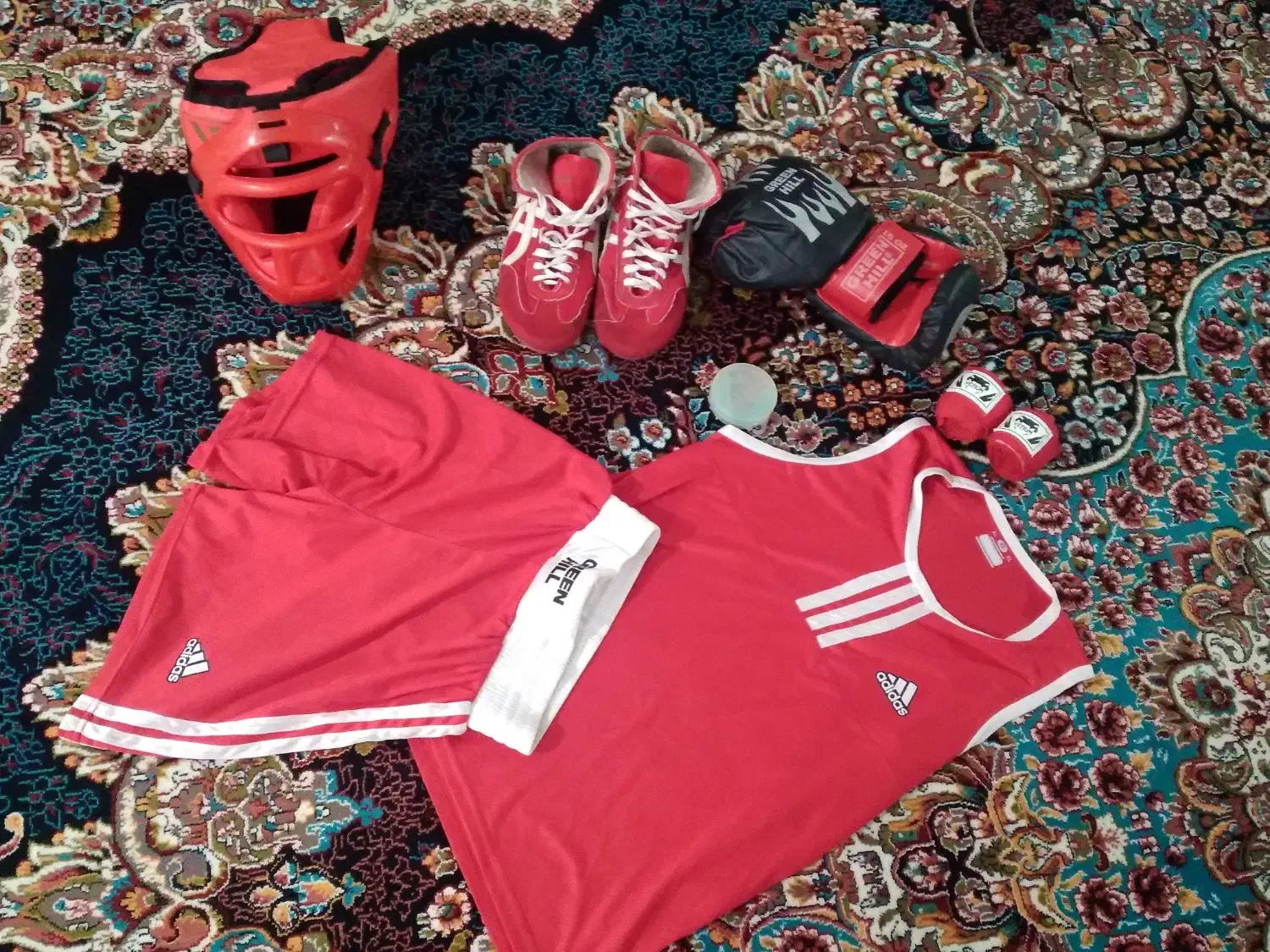 یک دست وسایل کامل بوکس|تجهیزات ورزشی|کنگاور, |دیوار