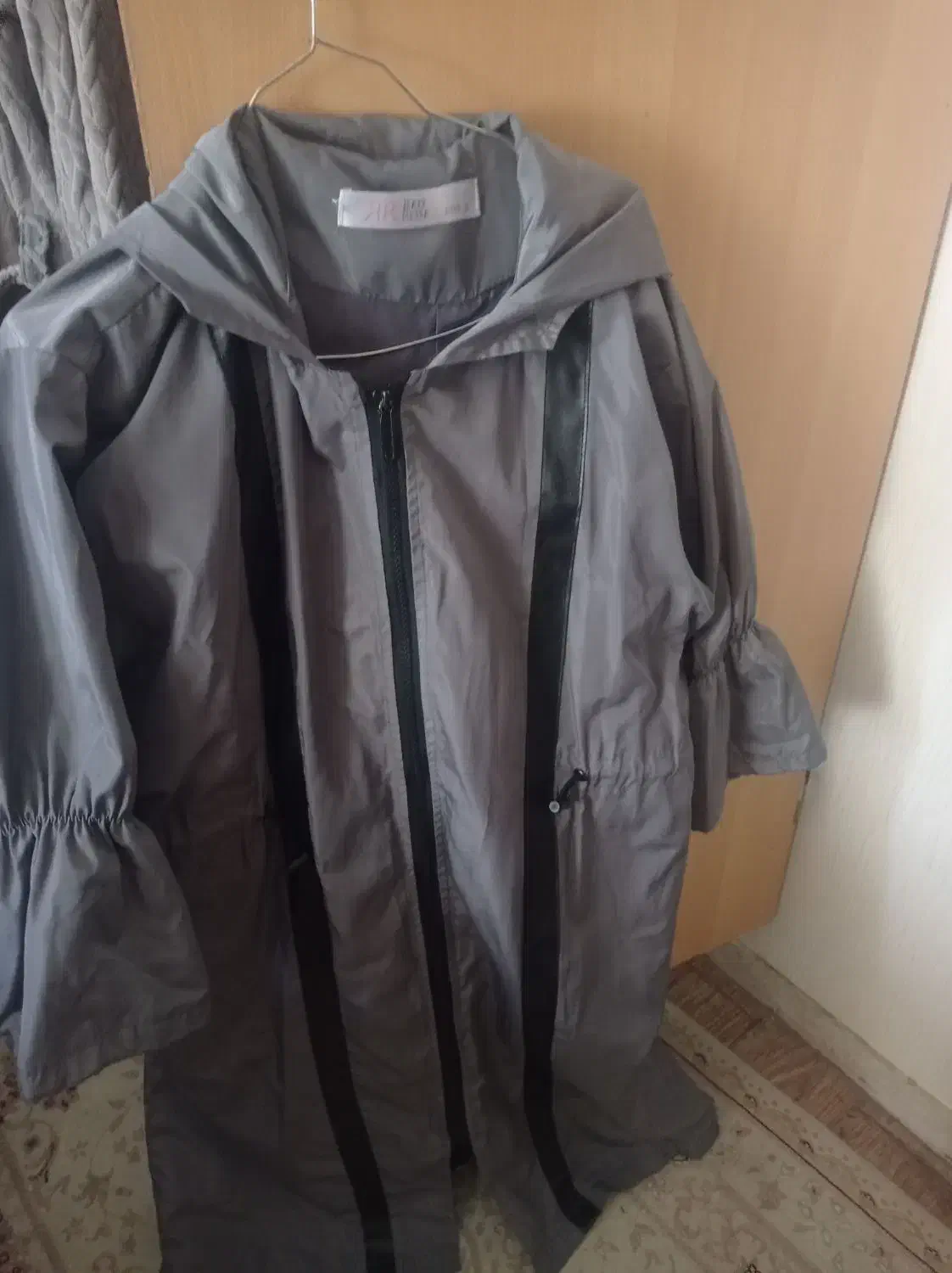 بارونی زنانه|لباس|شیراز, سجادیه|دیوار