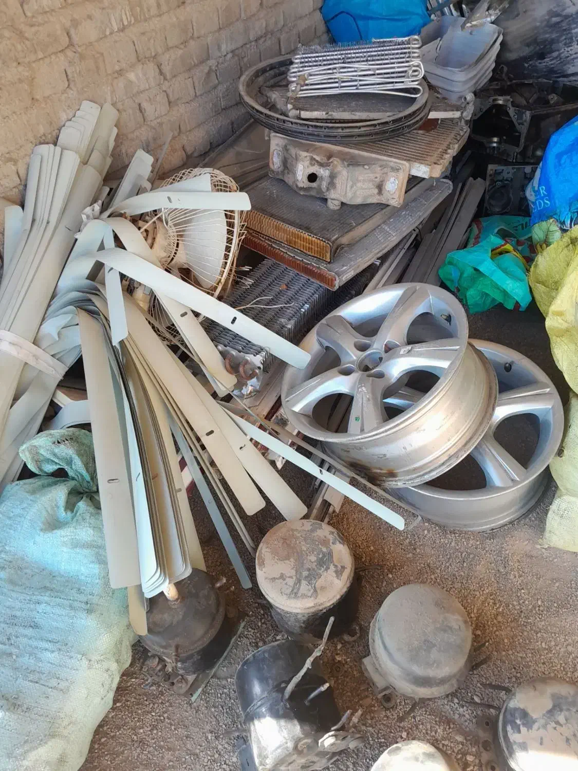 ضایعات منزل.وشرکت ها واداره ها را خریدارم|خدمات پیشه و مهارت|میبد, |دیوار